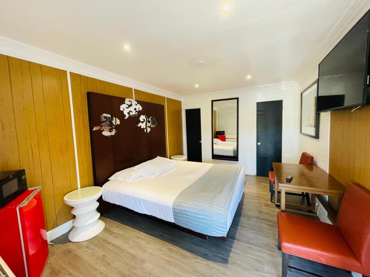 Casa Blanca Inn & Suites Уитиър Екстериор снимка