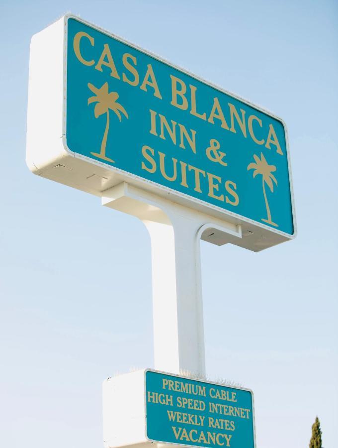 Casa Blanca Inn & Suites Уитиър Екстериор снимка