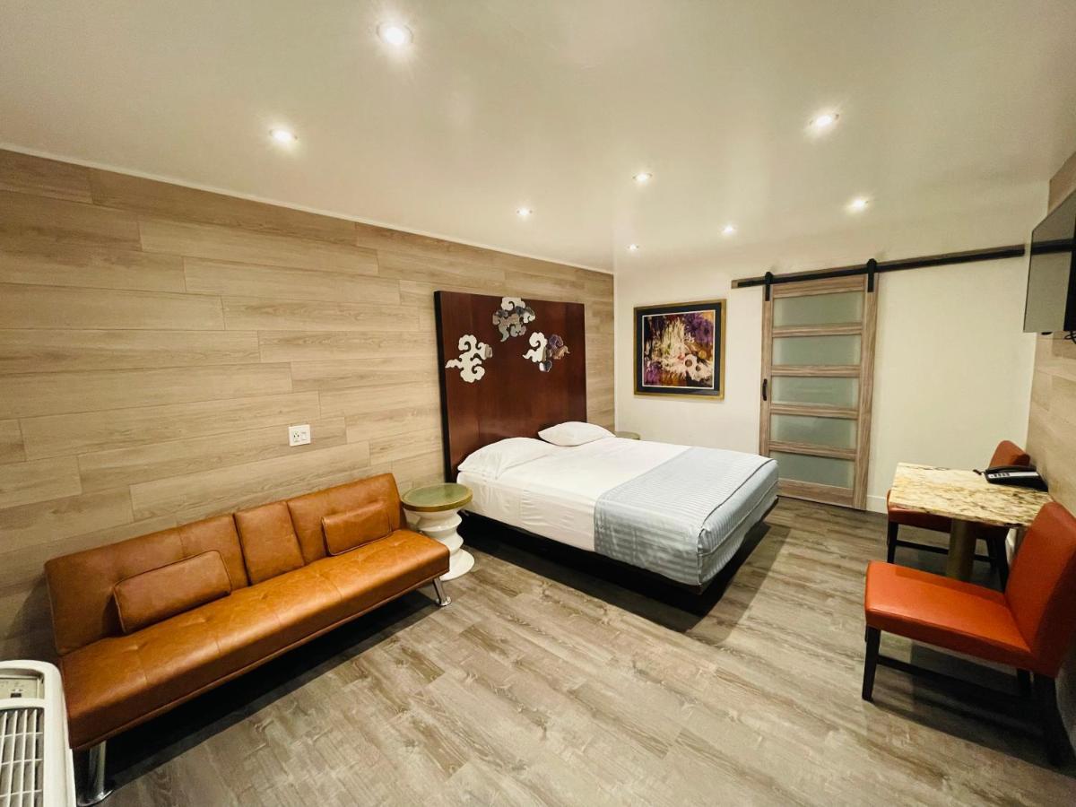 Casa Blanca Inn & Suites Уитиър Екстериор снимка