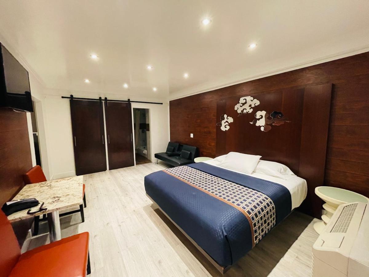 Casa Blanca Inn & Suites Уитиър Екстериор снимка