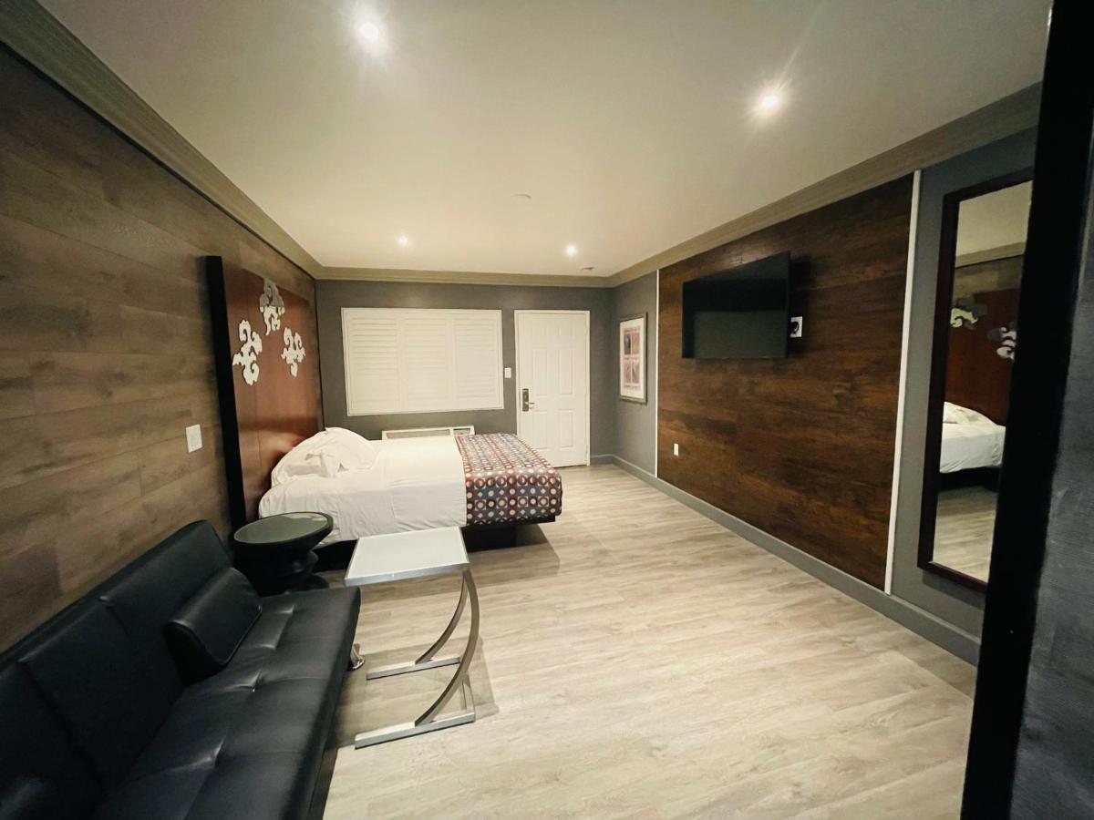 Casa Blanca Inn & Suites Уитиър Екстериор снимка