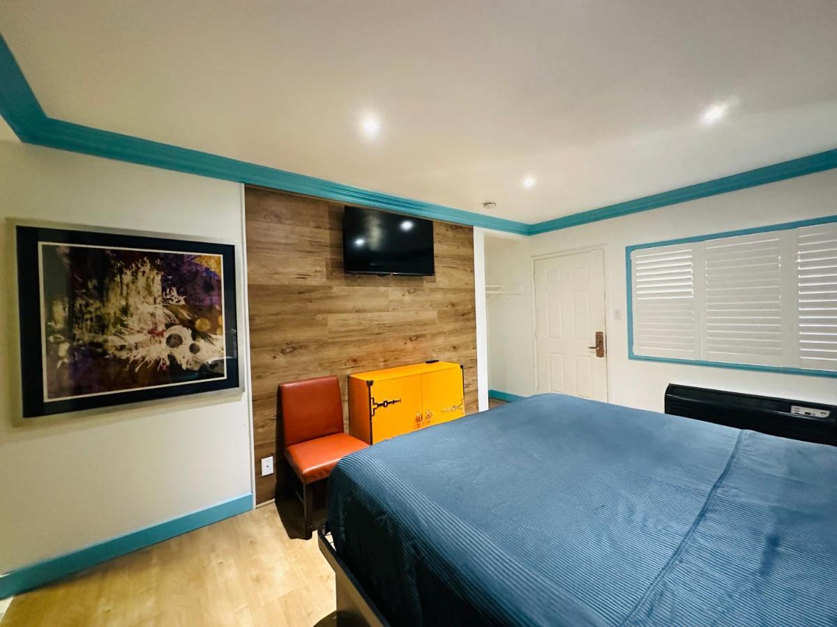 Casa Blanca Inn & Suites Уитиър Екстериор снимка
