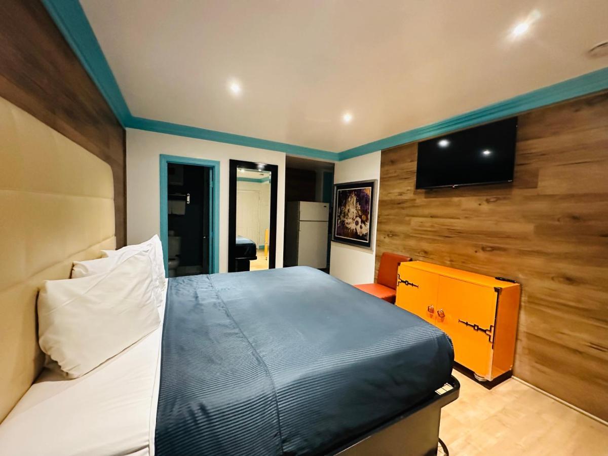 Casa Blanca Inn & Suites Уитиър Екстериор снимка