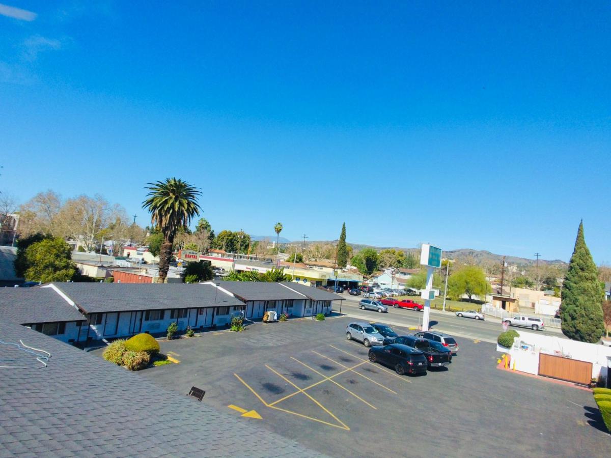 Casa Blanca Inn & Suites Уитиър Екстериор снимка